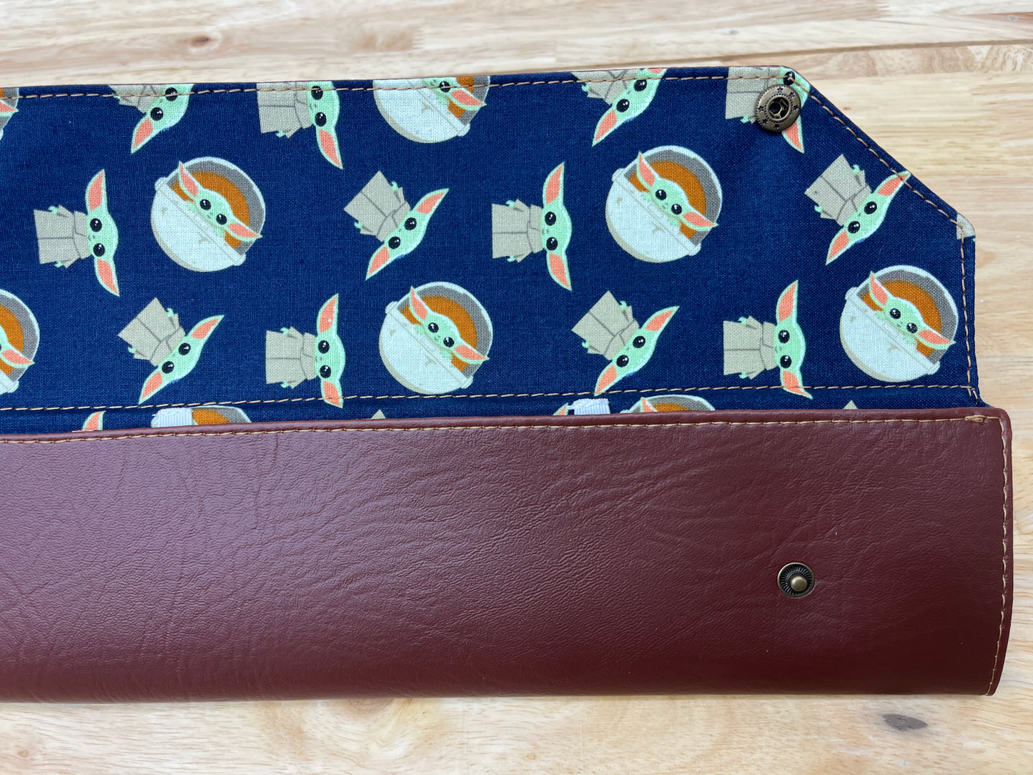 Chibi Grogu- Four Baton Case